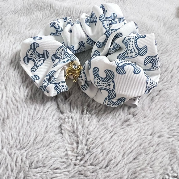 Celine Triomphe Camo in Silk and Brass and Gold Finish Scrunchie - Picture 6 of 8